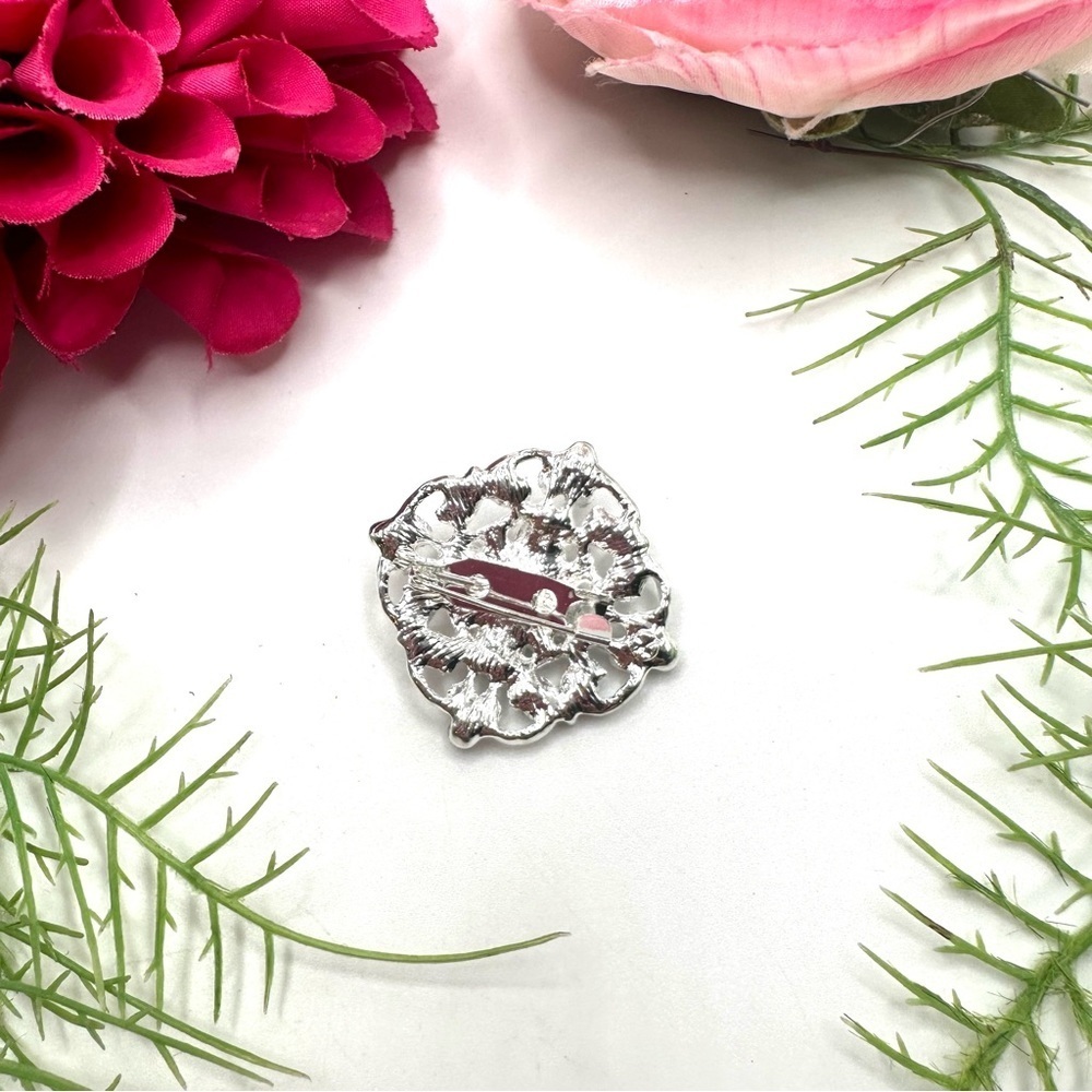 NEW⚜️Classic Crystal Cluster Embellished Brooch - Picture 4 of 5